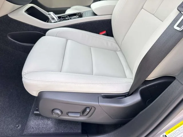 New 2026 Aurora Silver Volvo Ultra image 20