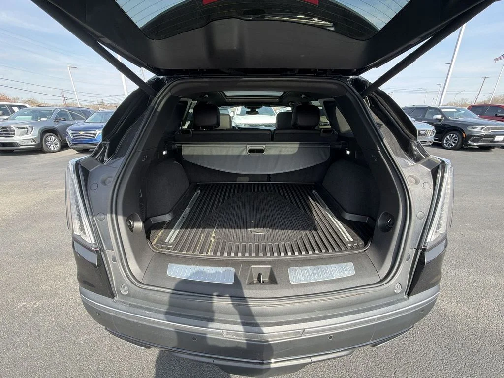 Used 2021 Black Cadillac Sport image 24