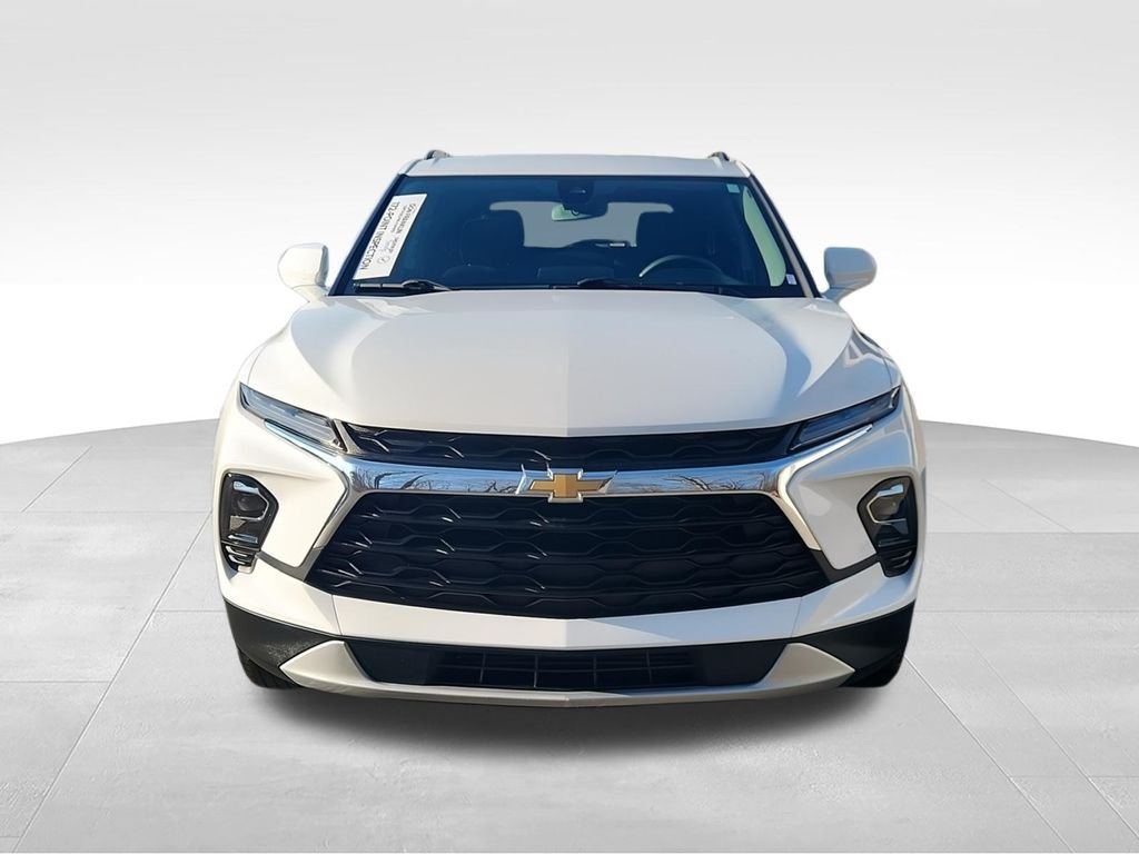 Used 2024 White Chevrolet LT image 3