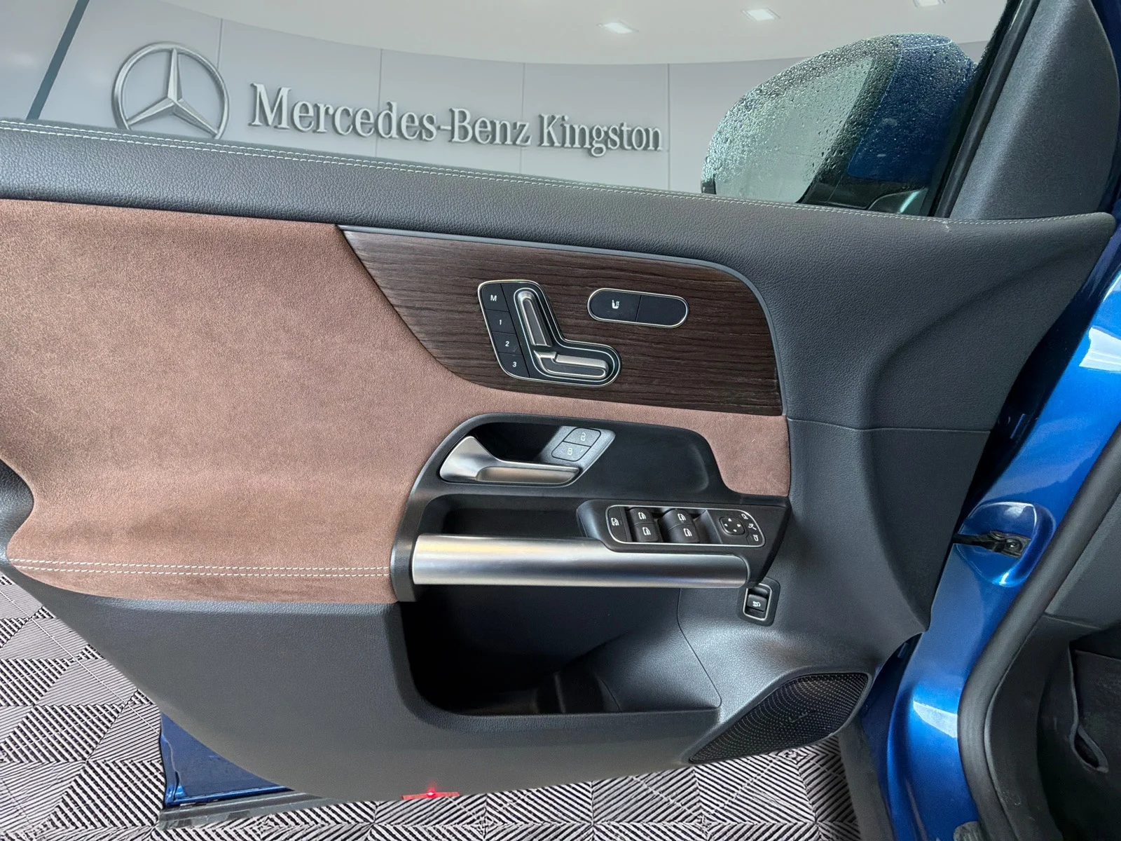Certified Used 2025 Blue Mercedes-Benz 250 4matic Suv image 9