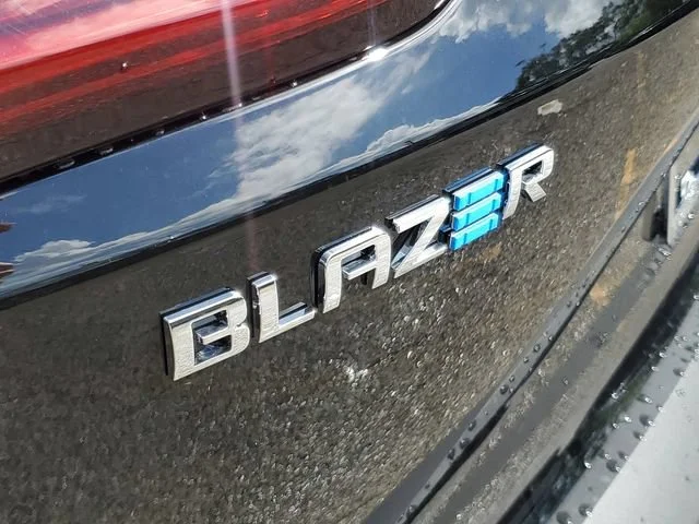 New 2025 Black Chevrolet LT image 10