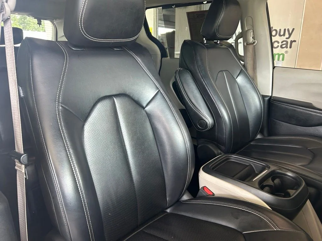 Used 2021 Black Chrysler LXI image 21