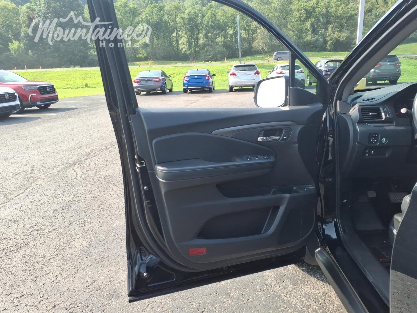 Used 2021 Crystal Black Pearl Honda Special Edition image 13