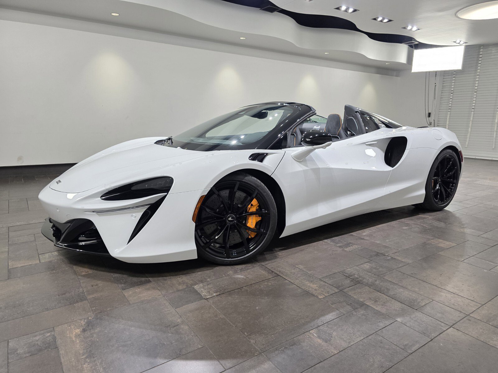 2026 McLaren Artura Performance