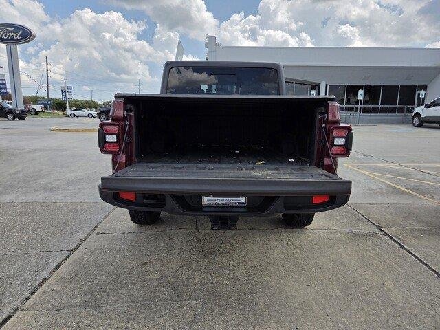 Used 2021 Snazzberry Pearlcoat Jeep Sport S image 28