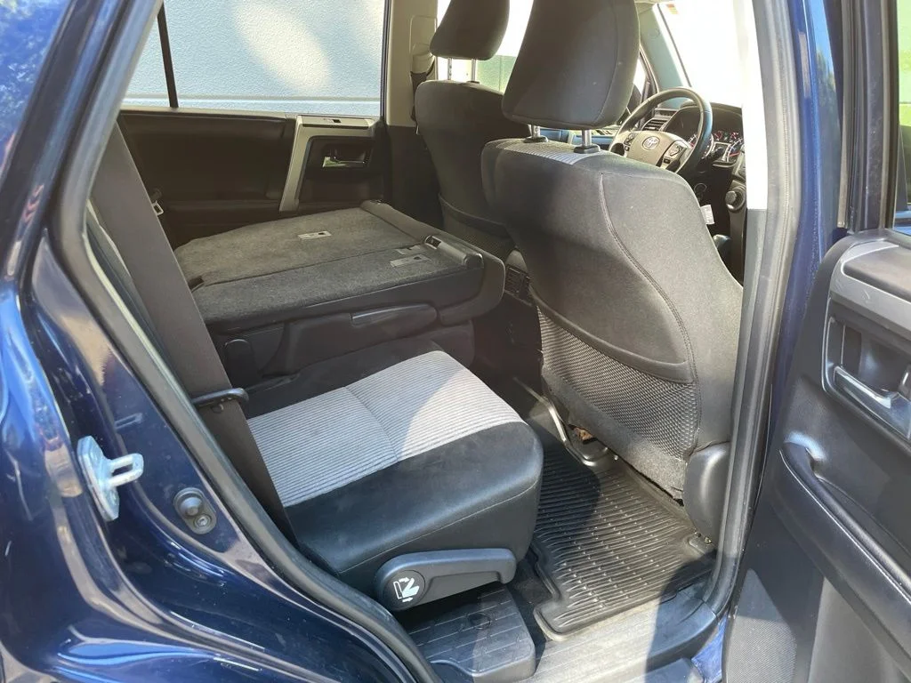 Used 2017 Blue Toyota SR5 image 10