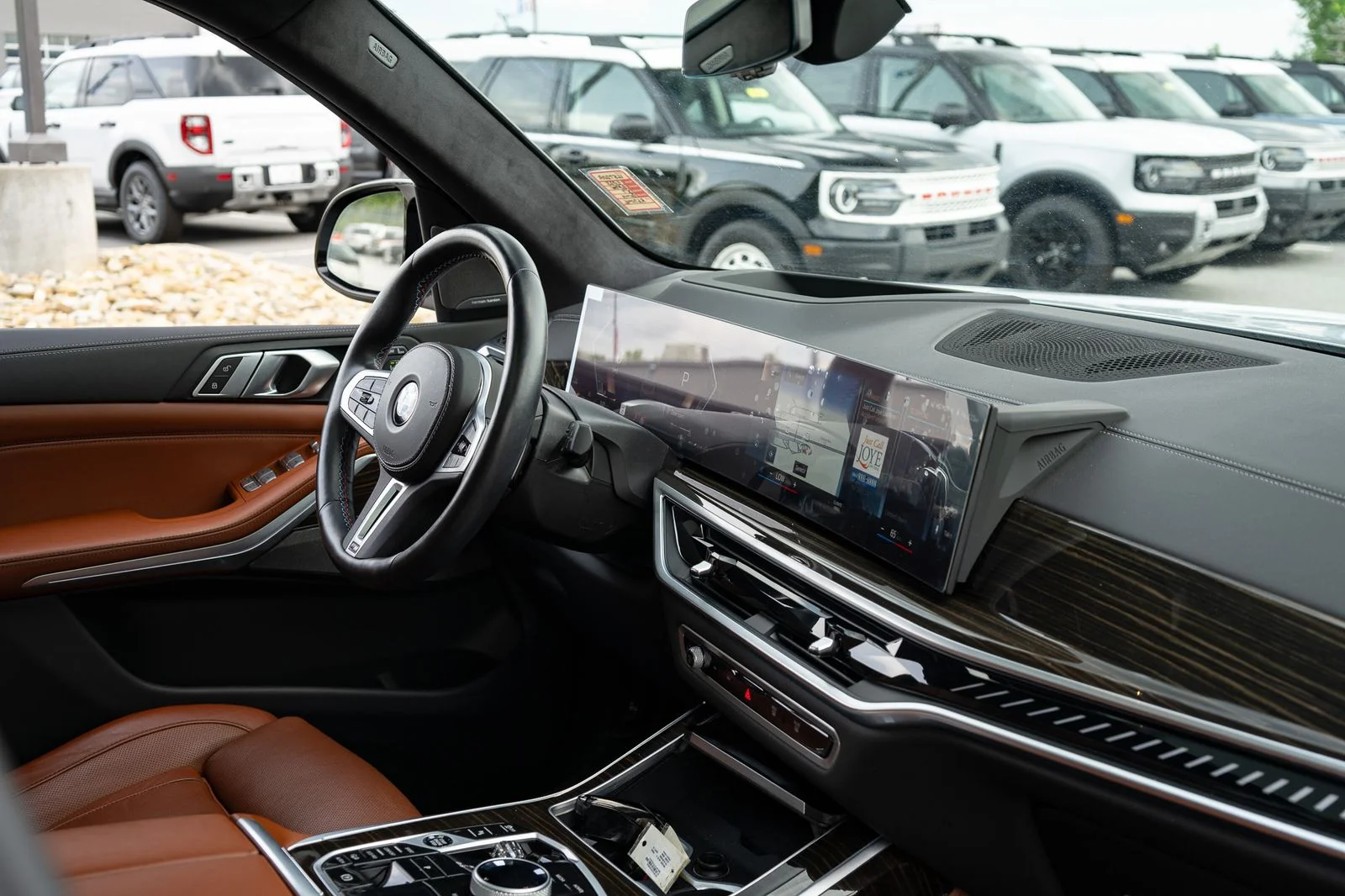 Used 2023 Gray BMW M60i image 44