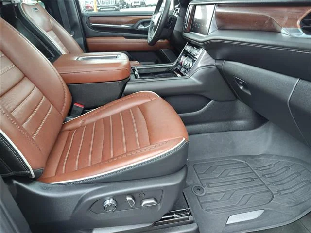 2024 GMC Yukon Denali Ultimate - Photo 30