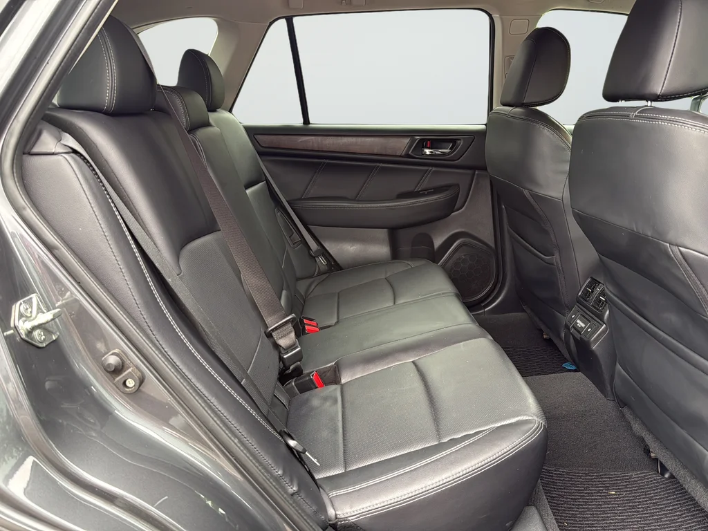 Used 2018 Gray Subaru 2.5i image 21