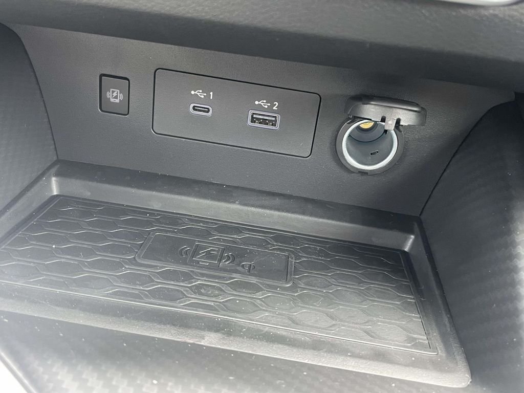 New 2026 Gun Metallic / Super Black Two-tone Nissan SR image 28