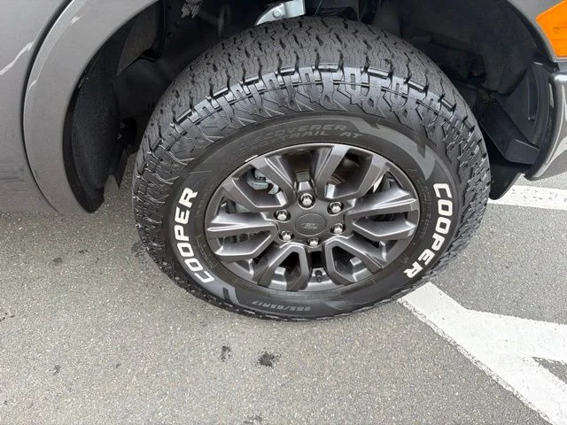 Used 2019 Gray Ford XLT image 27