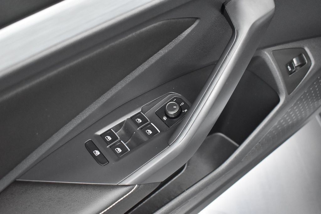 Used 2025 Platinum Gray Metallic Volkswagen 1.5T S image 6