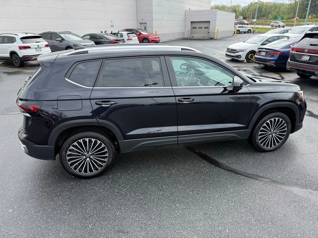 2025 Volkswagen Taos SE - Photo 23