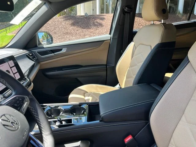 New 2026 Gray Volkswagen 2.0T SE w/Technology image 9