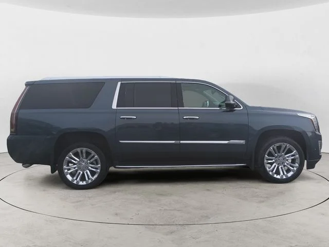 Used 2020 Gray Cadillac Premium image 4
