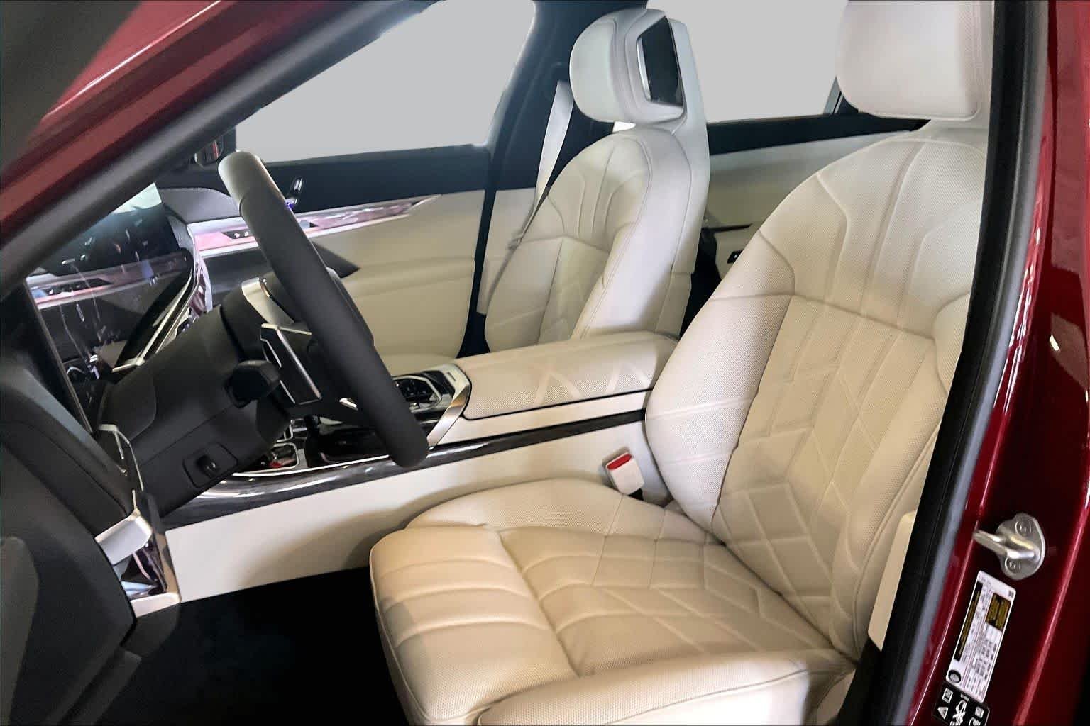 New 2026 Aventurin Red Metallic BMW 740i xDrive image 9