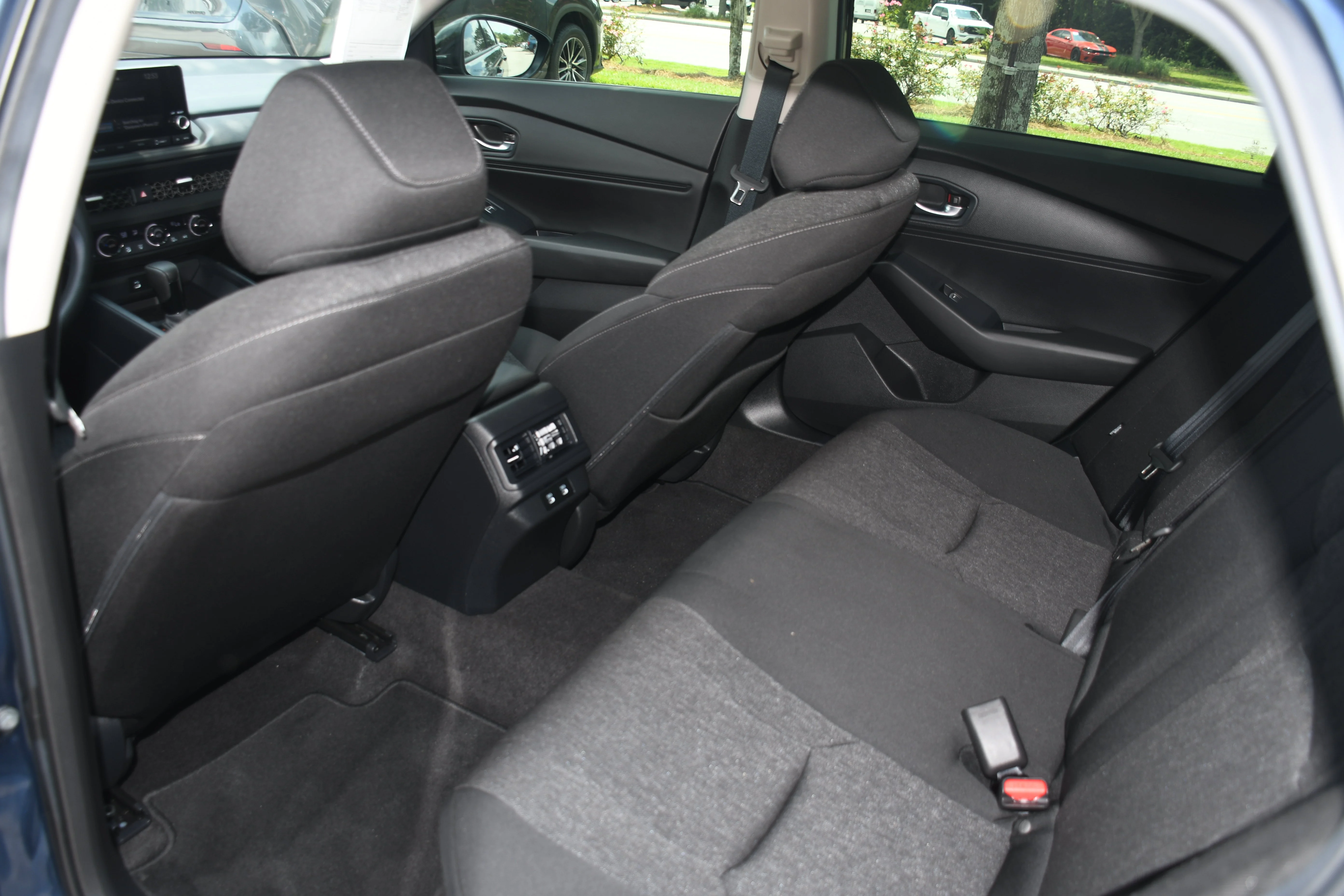 Used 2025 Blue Honda SE image 16