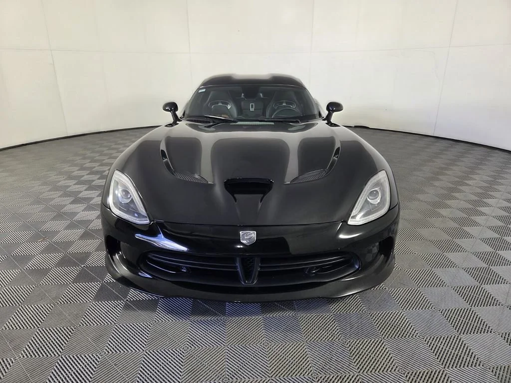 Used 2014 Venom Black Clearcoat Dodge GTS image 3