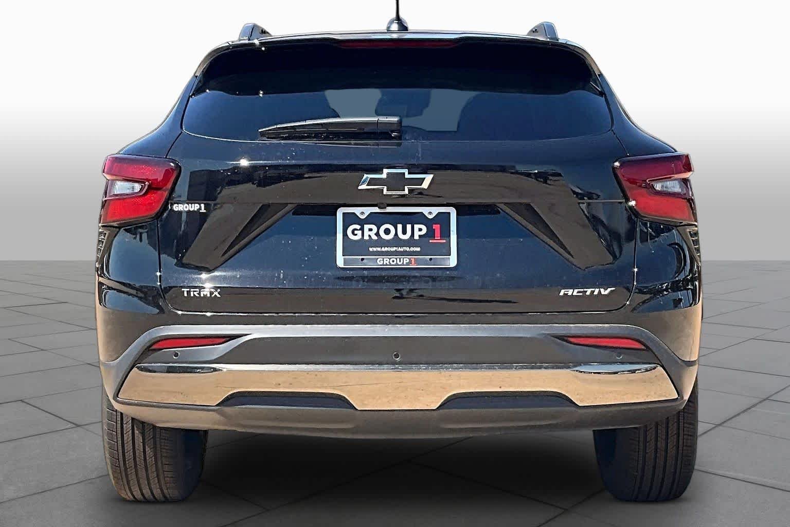 New 2026 Mosaic Black Metallic Chevrolet ACTIV image 5