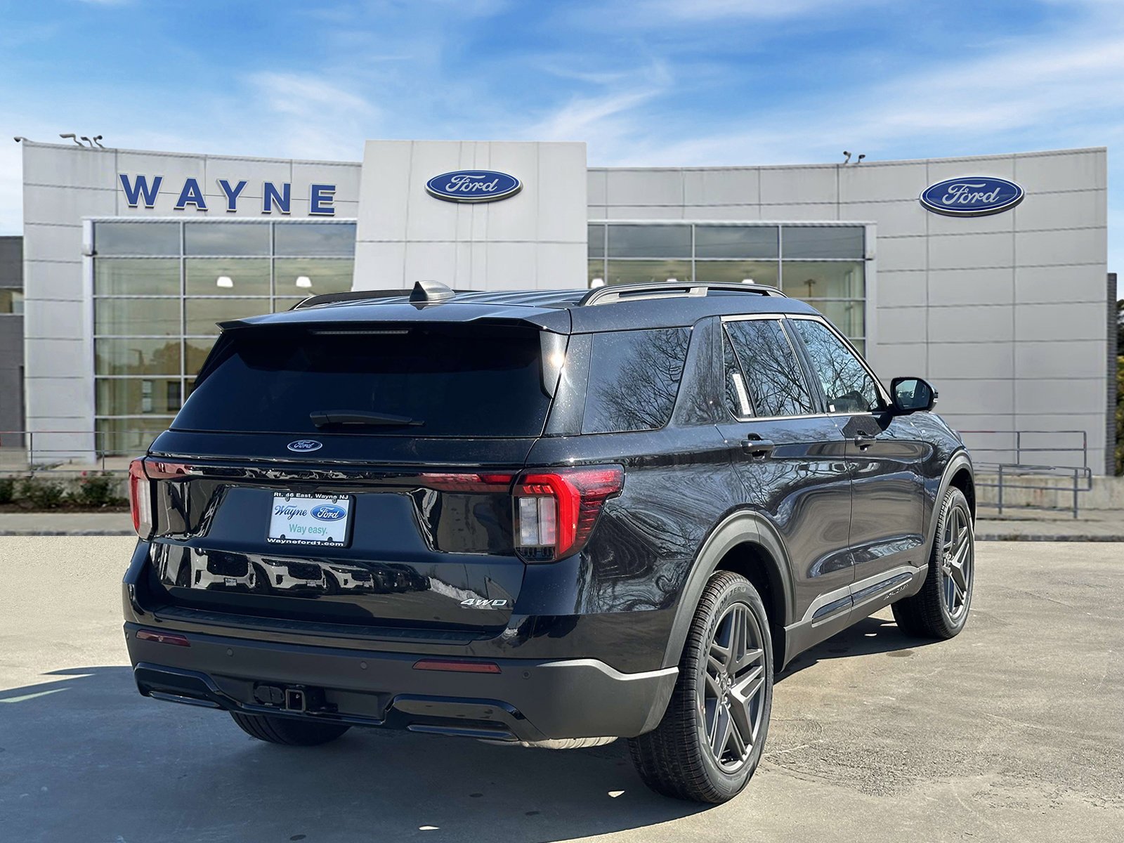 New 2026 Agate Black Metallic Ford ST-Line image 4
