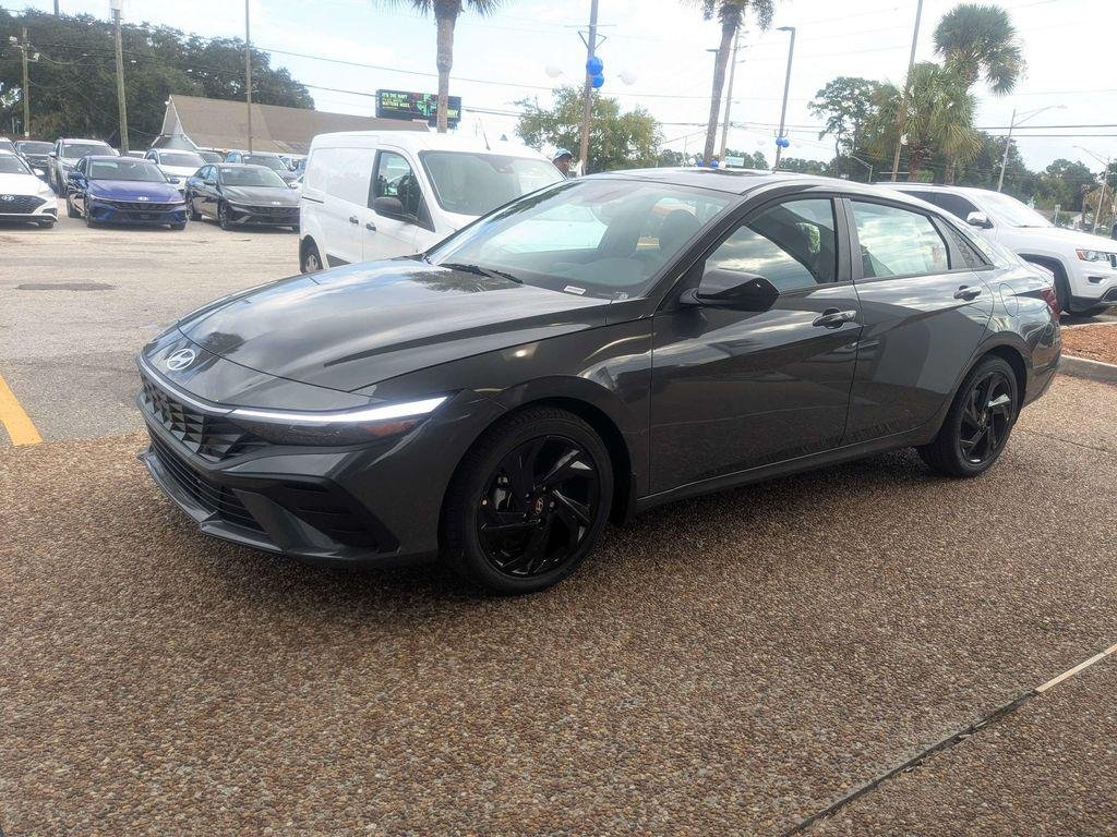 New 2026 Gray Hyundai SEL Sport Plus image 8