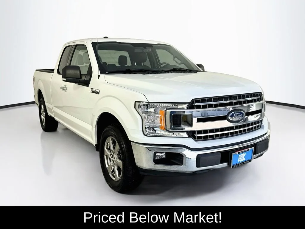 Used 2018 Oxford White Ford XLT image 1