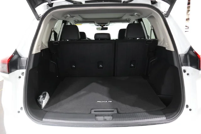 2026 Nissan Rogue Dark Armor - Photo 13
