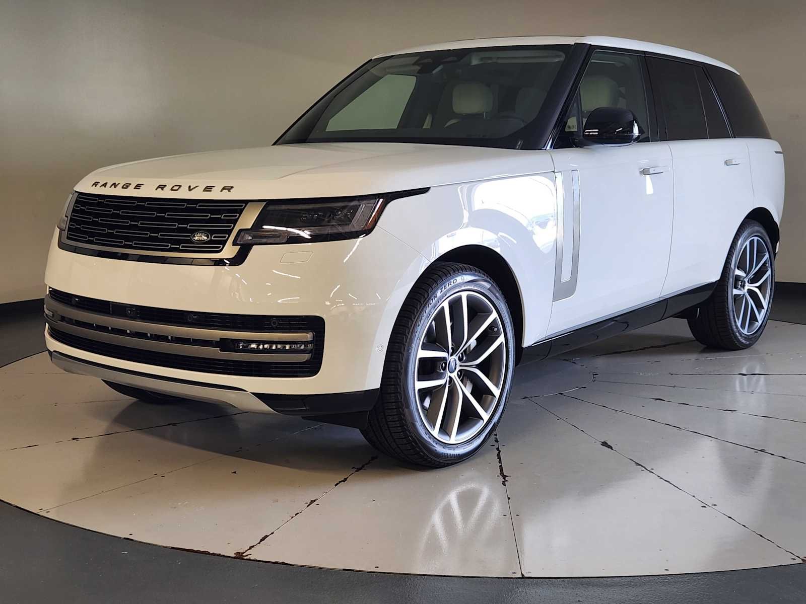 2026 Land Rover Range Rover SE - P400 SWB
