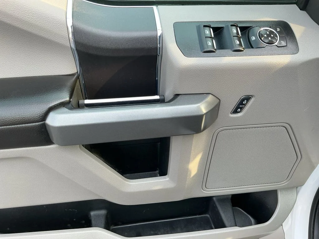 Used 2018 White Ford XLT image 10