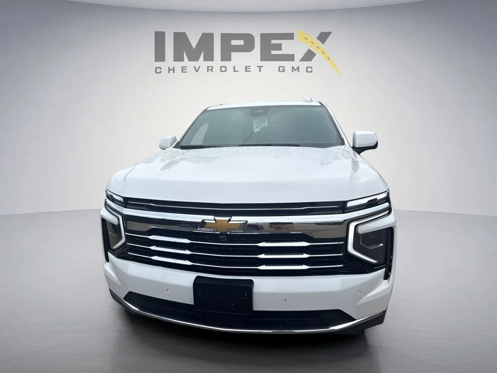 Used 2025 Summit White Chevrolet LT image 8