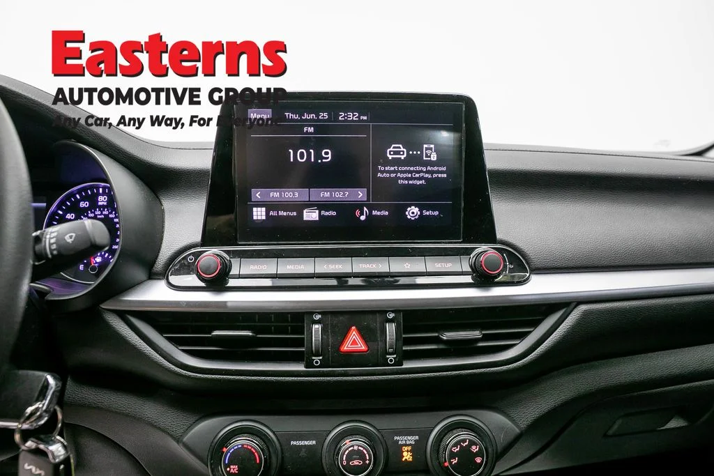 Used 2023 Black Kia LXS image 12