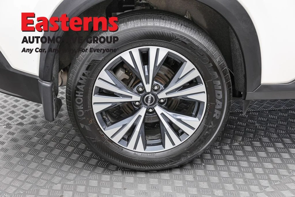 Used 2023 White Nissan SV image 29