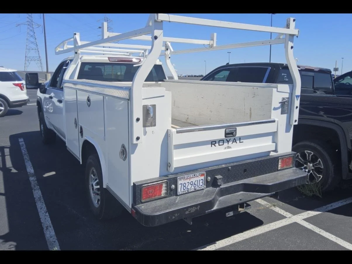 Used 2023 SUMMIT WHITE GMC Pro image 7