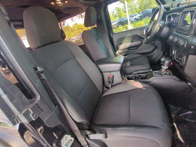 Used 2019 Black Jeep Sport image 27
