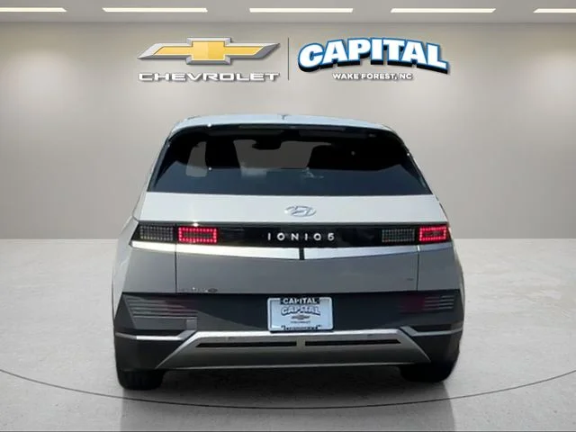 Used 2023 Gray Hyundai SEL image 4