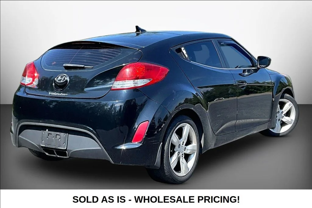 Used 2012 Black Hyundai Base image 6