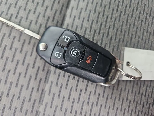 Used 2018 Red Ford XL image 28