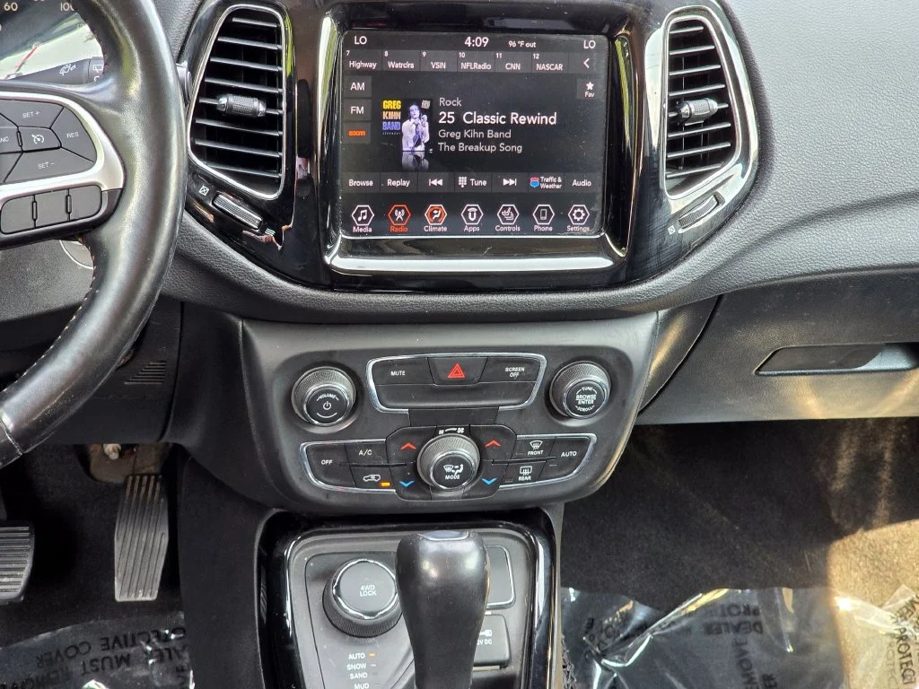 Used 2020 Blue Jeep Limited image 33
