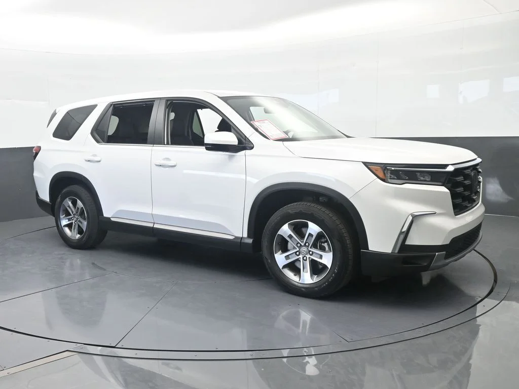 Used 2025 White Honda EX-L image 8