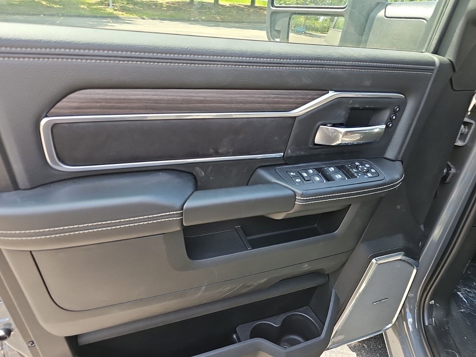 New 2026 Ceramic Gray Clearcoat Ram Laramie image 19