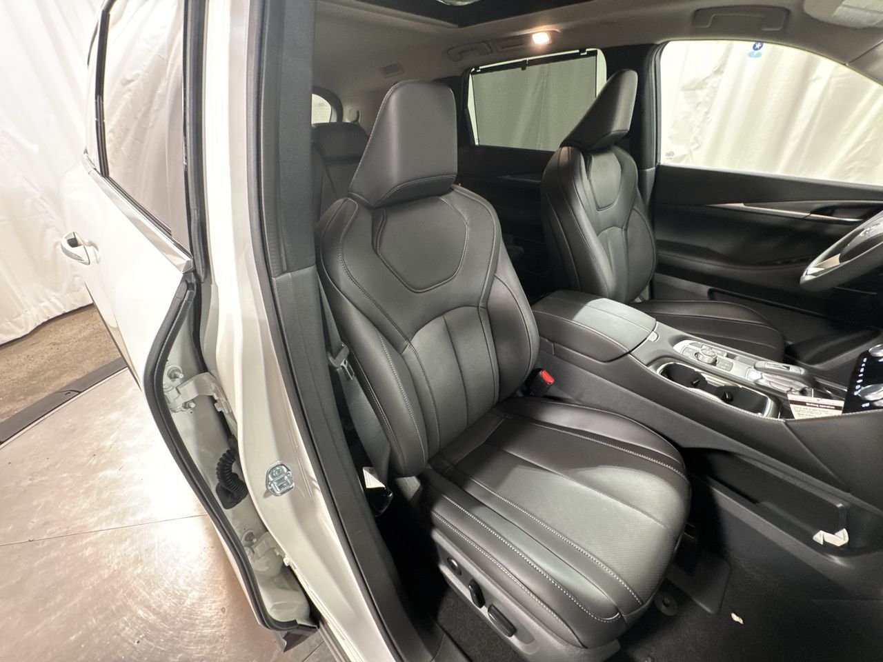 2025 INFINITI QX60 LUXE - Photo 32