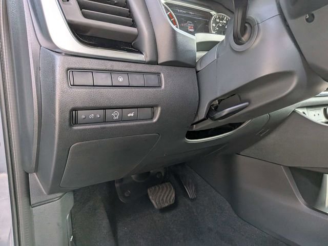Used 2025 Gray Nissan Rock Creek image 17