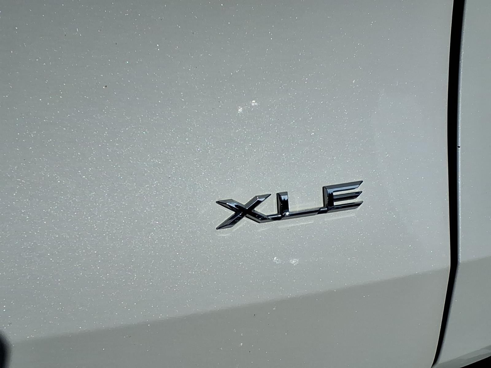 Used 2024 Wind Chill Pearl Toyota XLE image 6