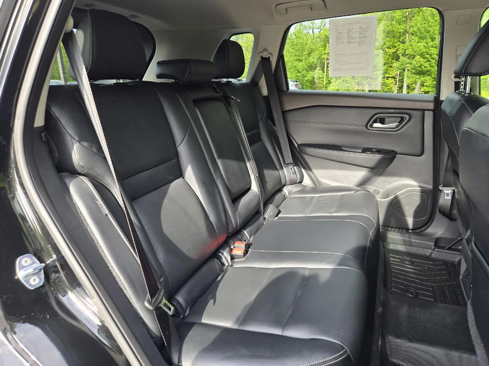 Used 2022 Super Black Nissan SL image 30