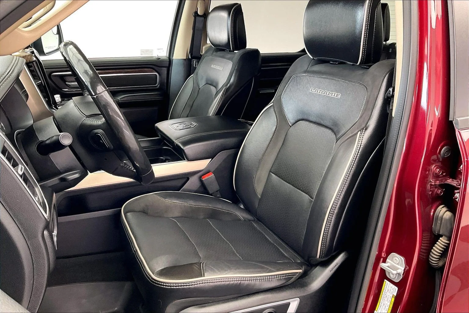 Used 2020 Delmonico Red Pearlcoat Ram Laramie image 14