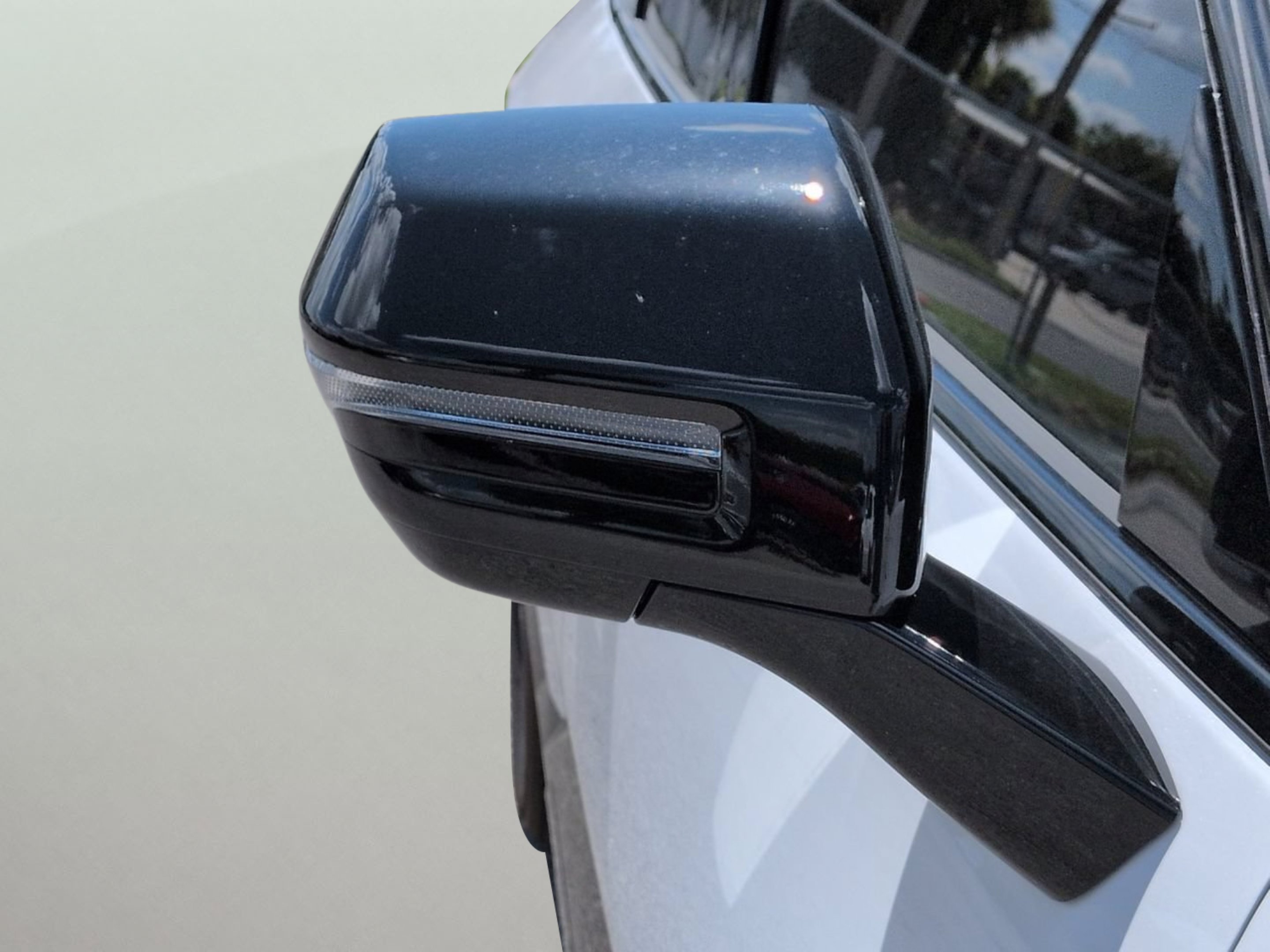 New 2026 Glacial White Pearl Kia Land AWD image 36