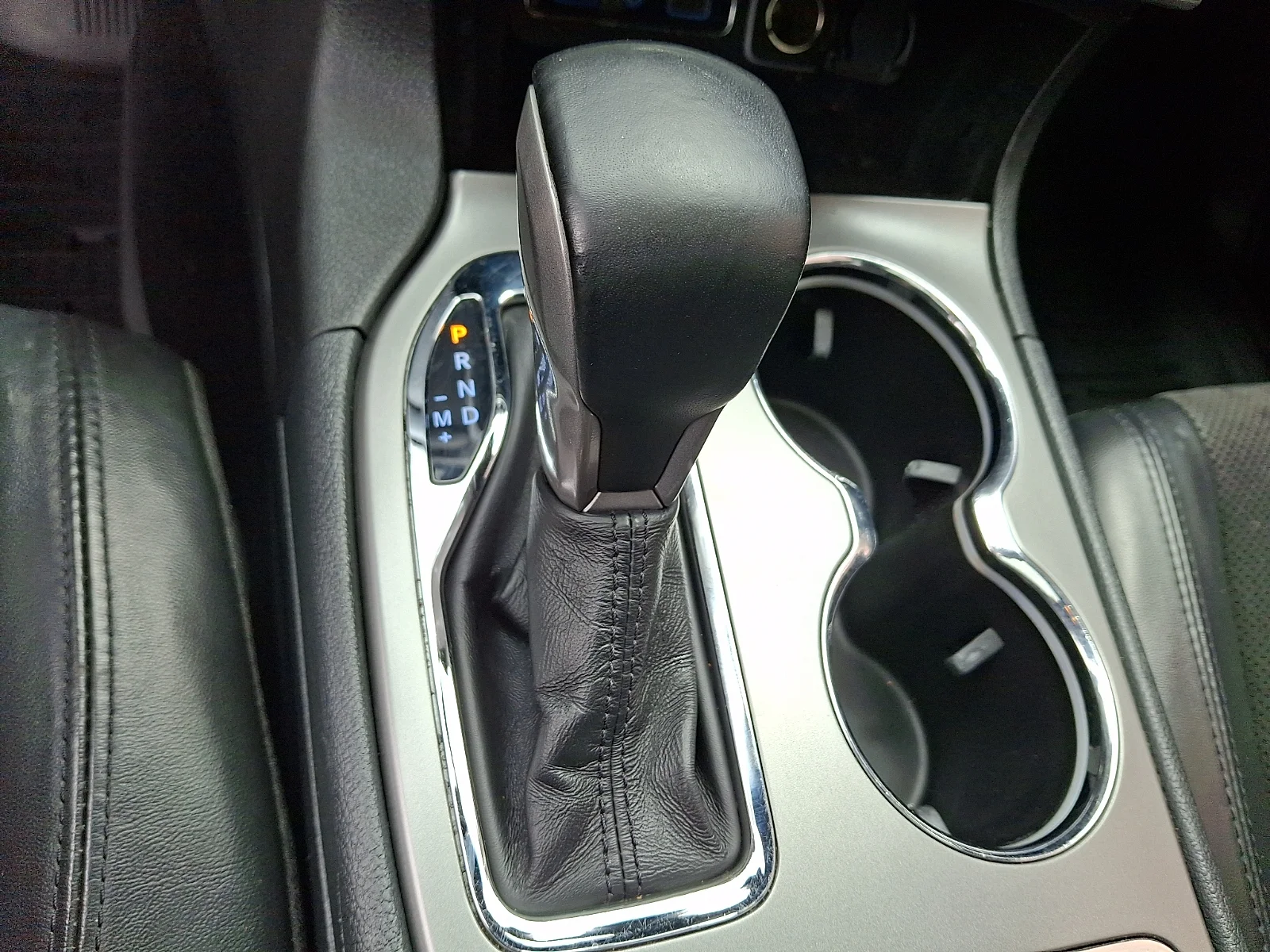 Certified Used 2020 White Jeep Laredo image 23