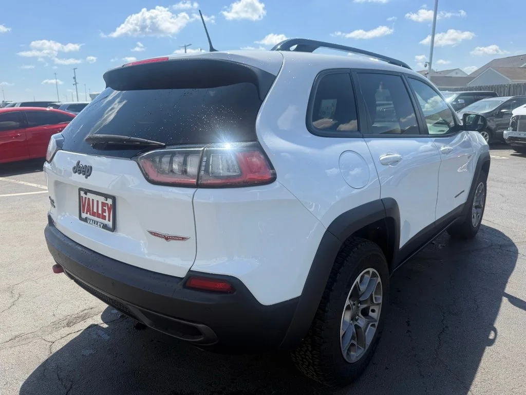 Used 2022 White Jeep Trailhawk image 3