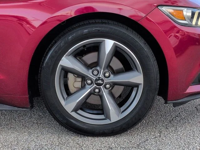 Used 2015 Ruby Red Metallic Tinted Clearcoat Ford V6 image 11