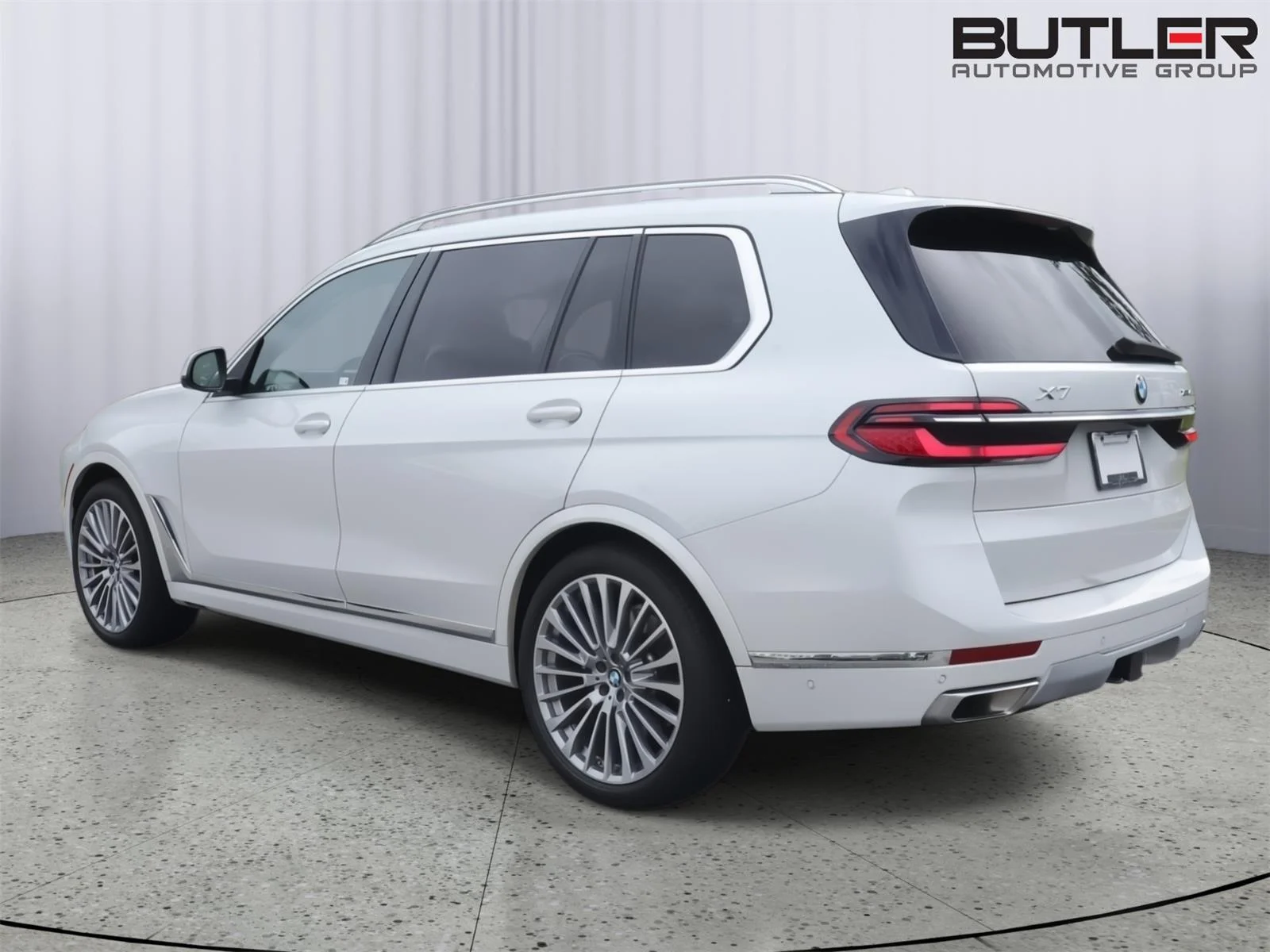 Certified Used 2024 Mineral White Metallic BMW xDrive40i image 4